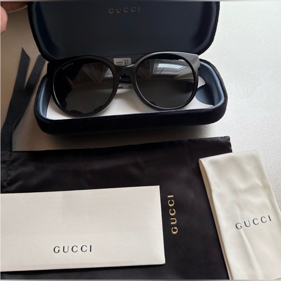 Gucci Accessories - Gucci Women's Black Round Sunglasses NEW!!!!